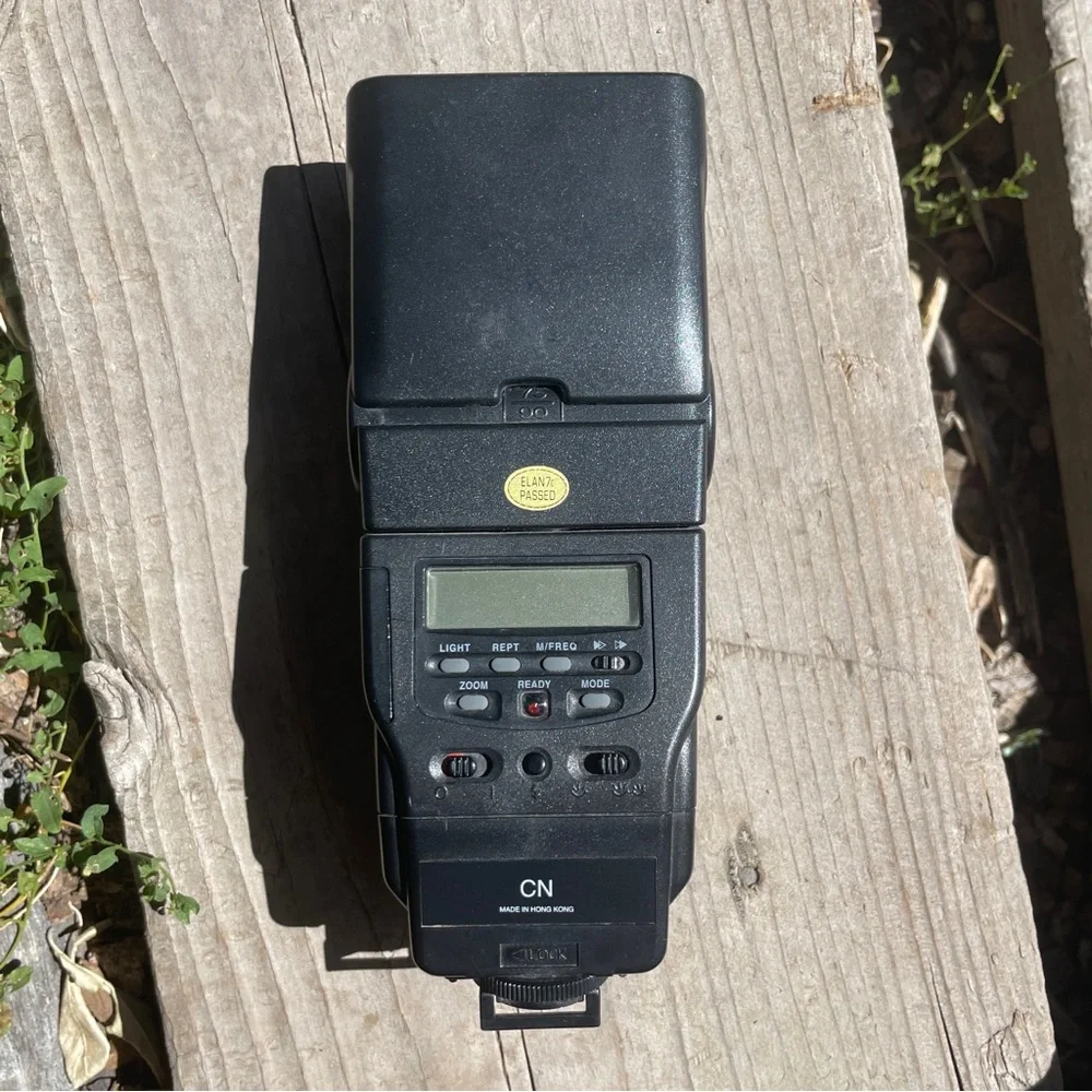 Quantaray PZ-1 DSZ Shoe Mount Flash (Dual Swivel Zoom)